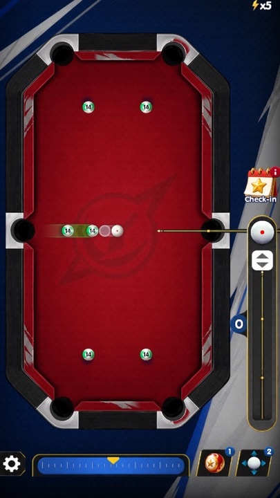 Pool Strike Star gameplay on a red felt table